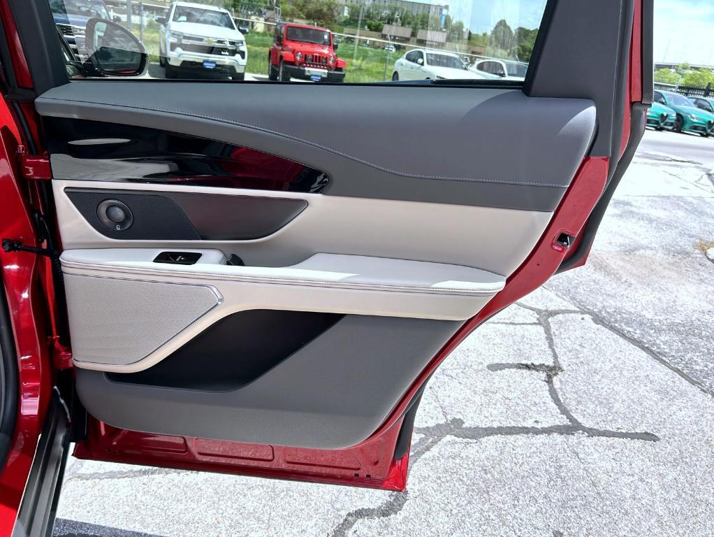 used 2025 Lincoln Nautilus car, priced at $59,770