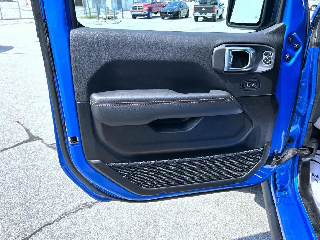 used 2023 Jeep Gladiator car, priced at $40,550