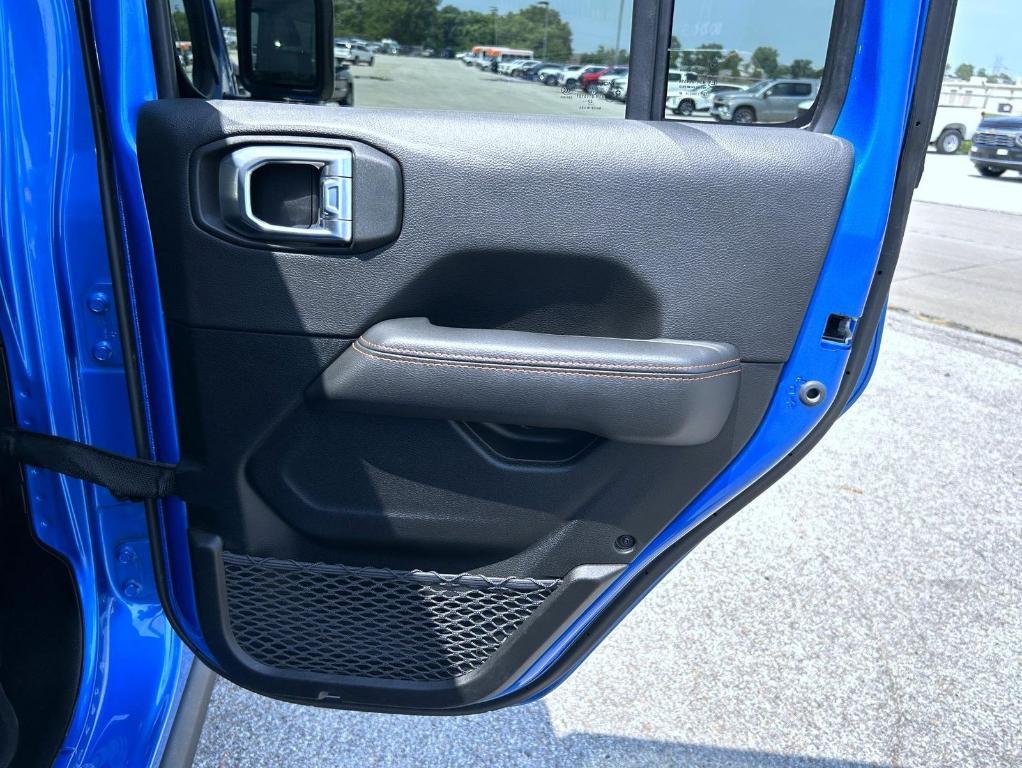 used 2023 Jeep Gladiator car, priced at $40,550