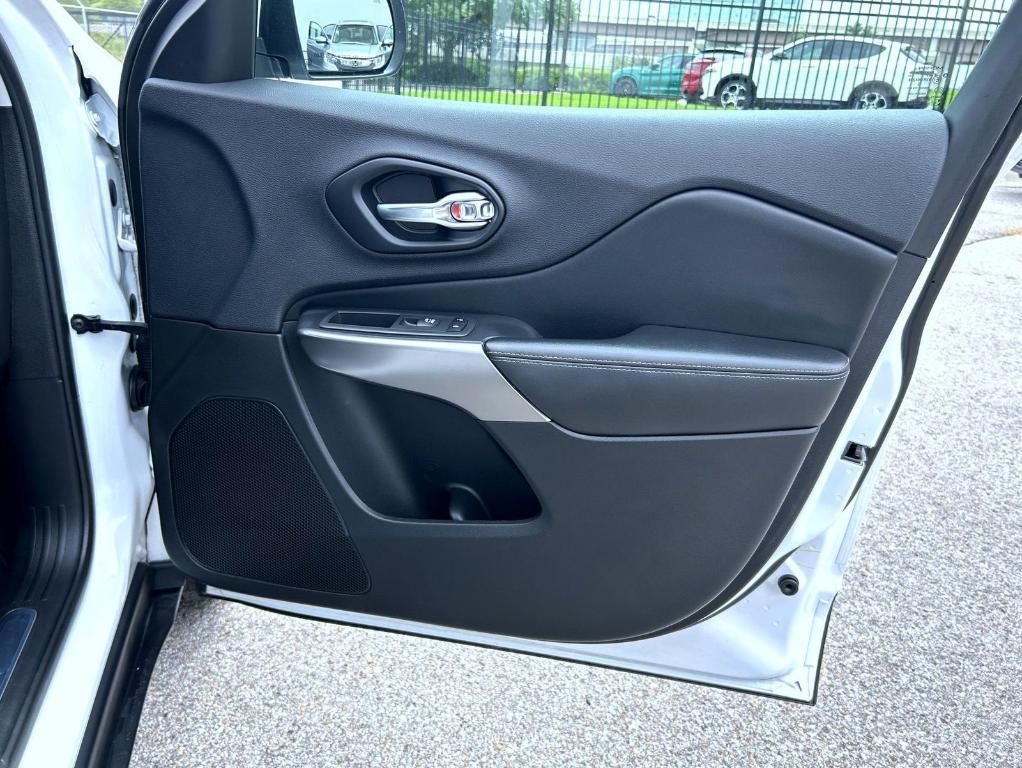 used 2019 Jeep Cherokee car, priced at $20,550