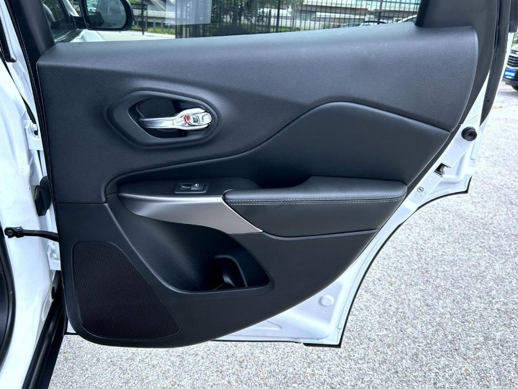 used 2019 Jeep Cherokee car, priced at $20,550