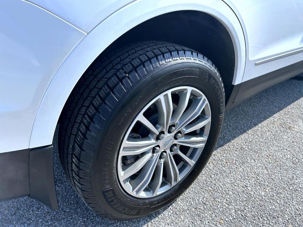 used 2018 Cadillac XT5 car, priced at $20,330