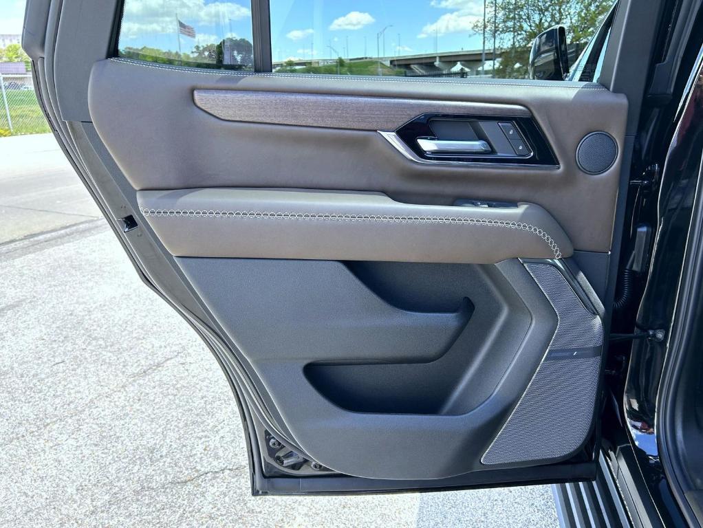 used 2025 GMC Yukon car, priced at $99,990