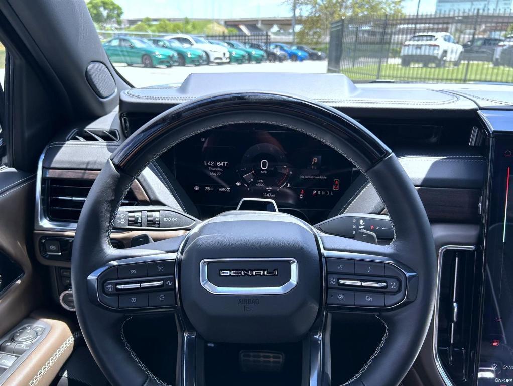 used 2025 GMC Yukon car, priced at $99,990