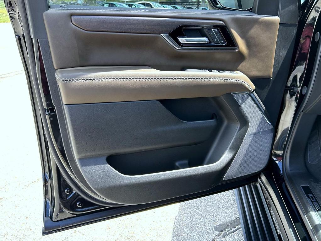 used 2025 GMC Yukon car, priced at $99,990