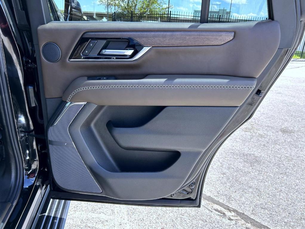 used 2025 GMC Yukon car, priced at $99,990