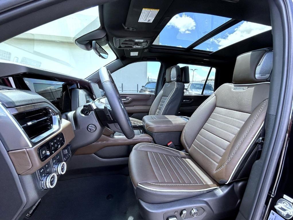 used 2025 GMC Yukon car, priced at $99,990