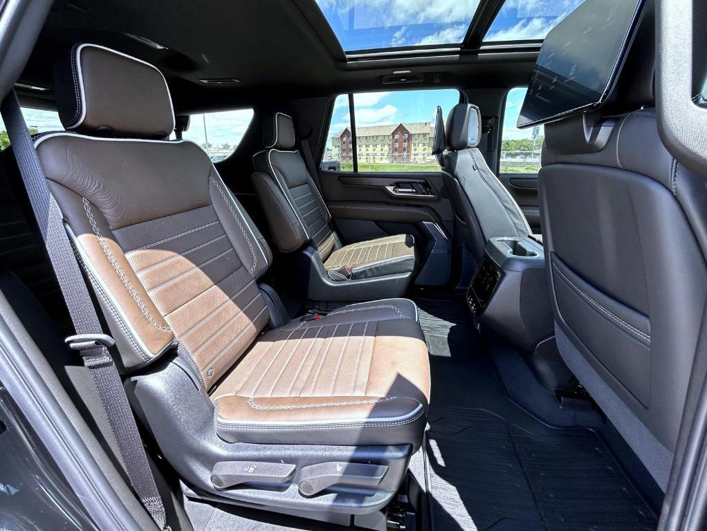 used 2025 GMC Yukon car, priced at $99,990