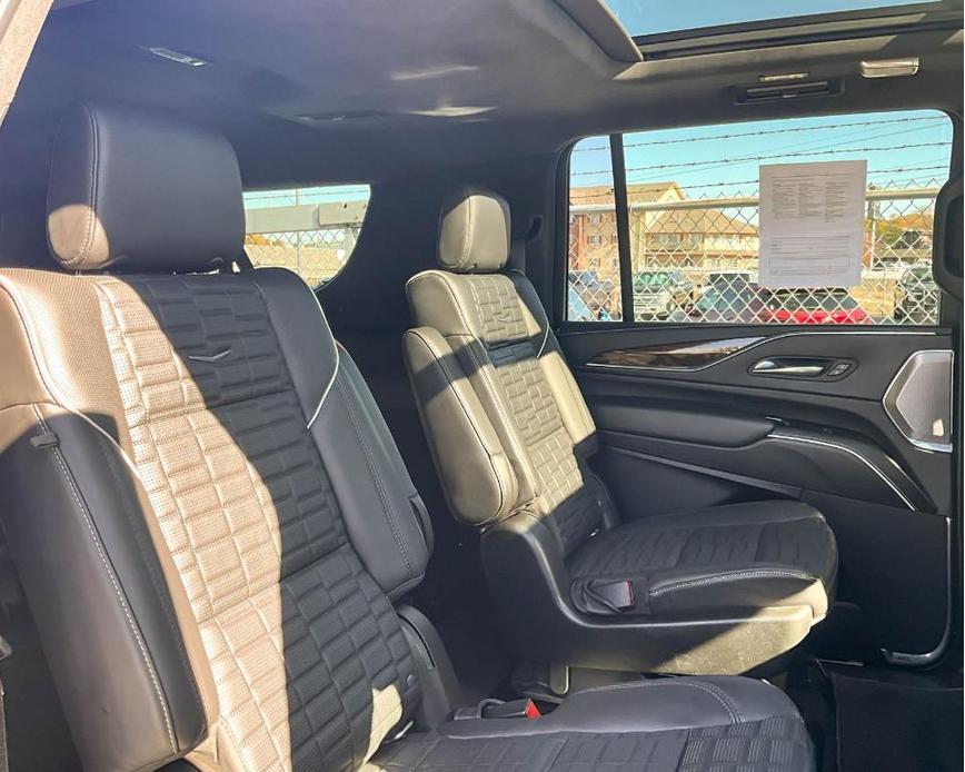 used 2021 Cadillac Escalade ESV car, priced at $75,990