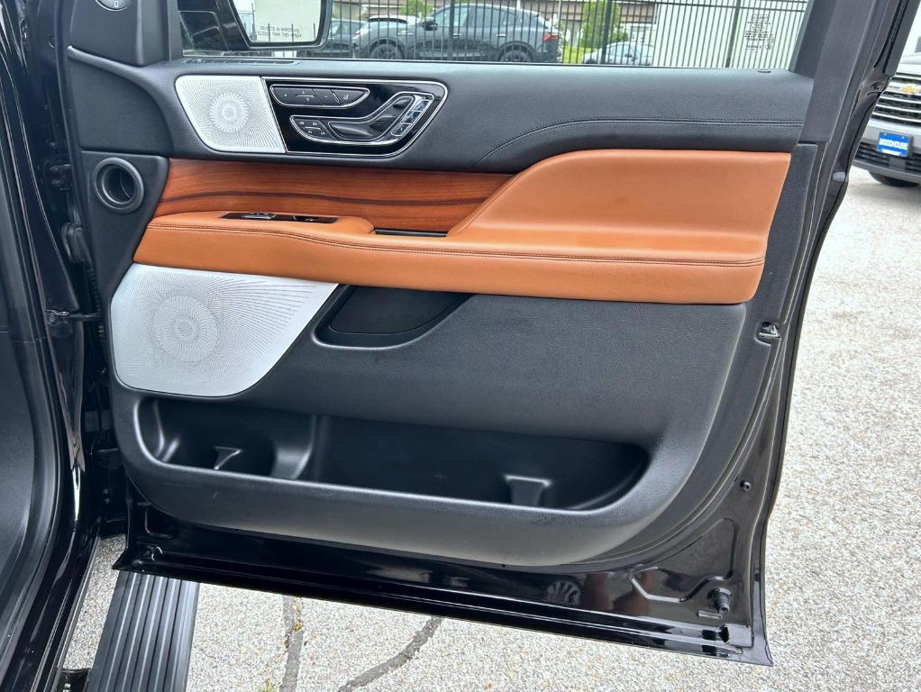 used 2019 Lincoln Navigator car, priced at $35,555
