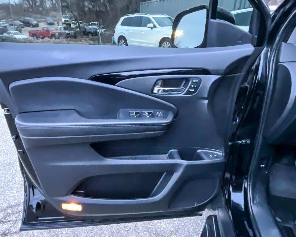 used 2021 Honda Pilot car, priced at $31,880