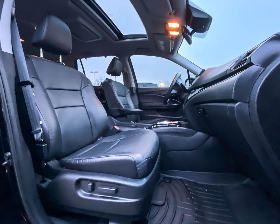 used 2021 Honda Pilot car, priced at $31,880