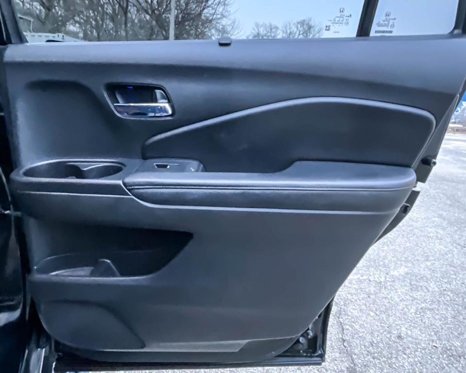 used 2021 Honda Pilot car, priced at $31,880