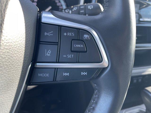 used 2021 Toyota Highlander car, priced at $35,987