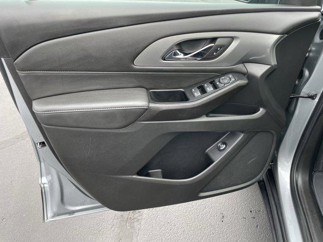 used 2023 Chevrolet Traverse car, priced at $29,985