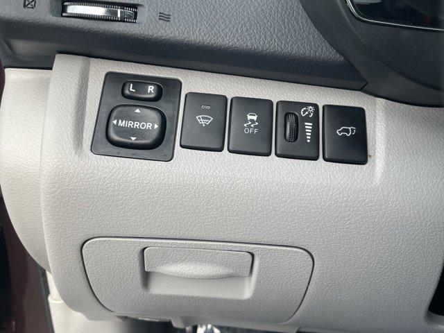 used 2013 Toyota Highlander car, priced at $11,997