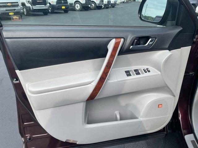 used 2013 Toyota Highlander car, priced at $11,997