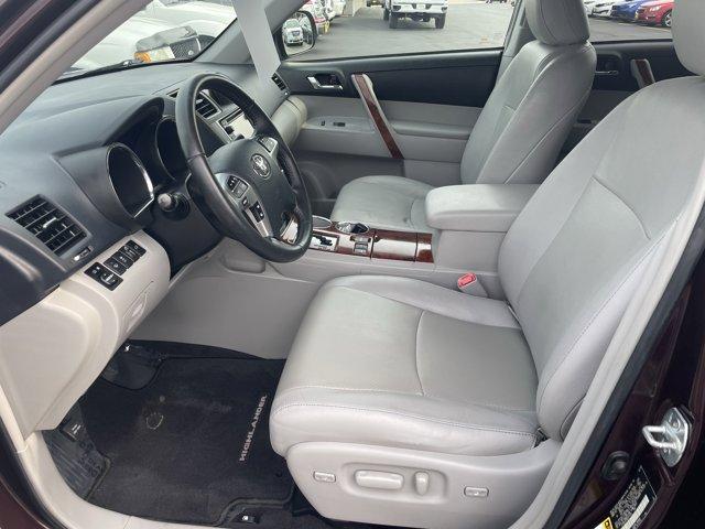 used 2013 Toyota Highlander car, priced at $11,997