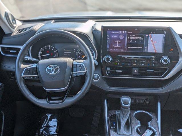 used 2020 Toyota Highlander car, priced at $42,900