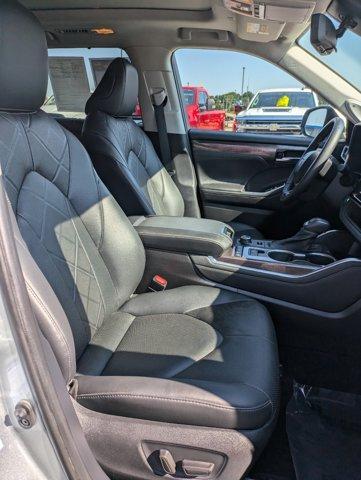 used 2020 Toyota Highlander car, priced at $42,900