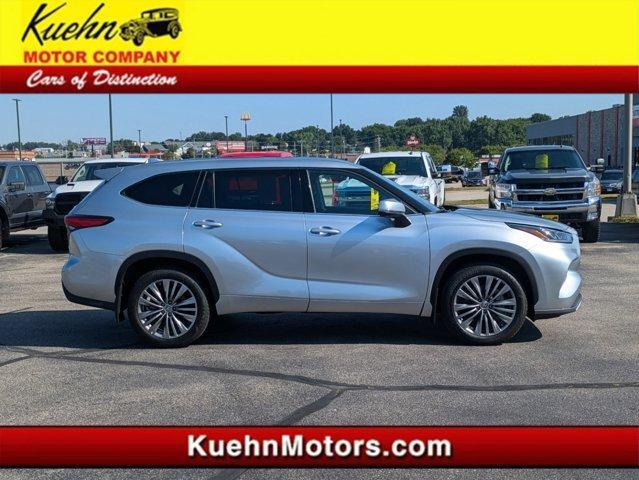 used 2020 Toyota Highlander car, priced at $42,900