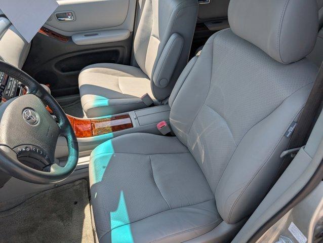 used 2006 Toyota Highlander car, priced at $10,900