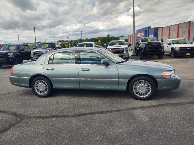 used 2006 Lincoln Town Car car, priced at $6,495