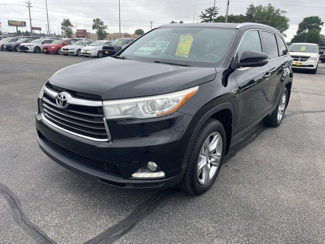 used 2015 Toyota Highlander car, priced at $18,495