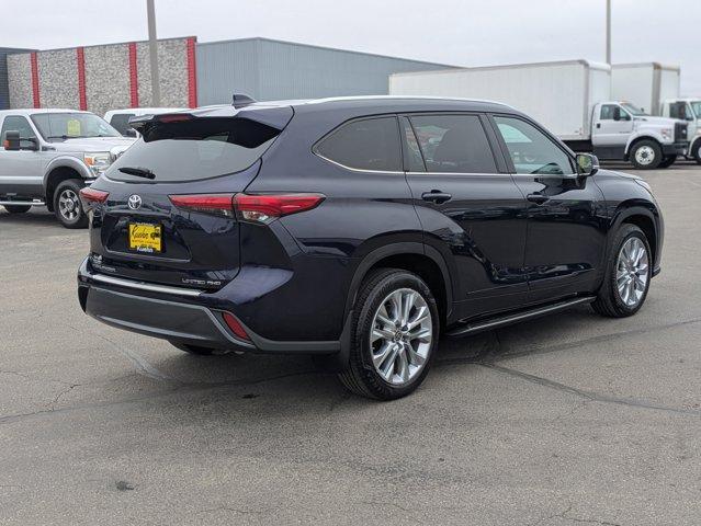 used 2022 Toyota Highlander car, priced at $44,900