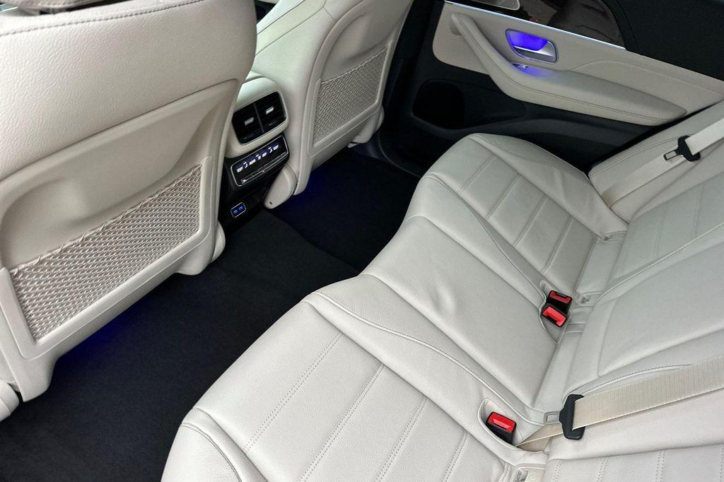 new 2025 Mercedes-Benz GLE 580 car, priced at $100,150