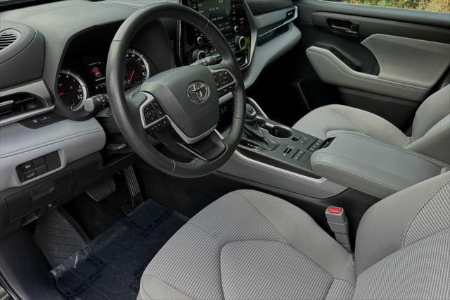 used 2022 Toyota Highlander car, priced at $35,995