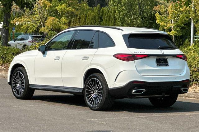 new 2024 Mercedes-Benz GLC 300 car