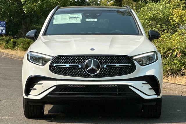 new 2024 Mercedes-Benz GLC 300 car