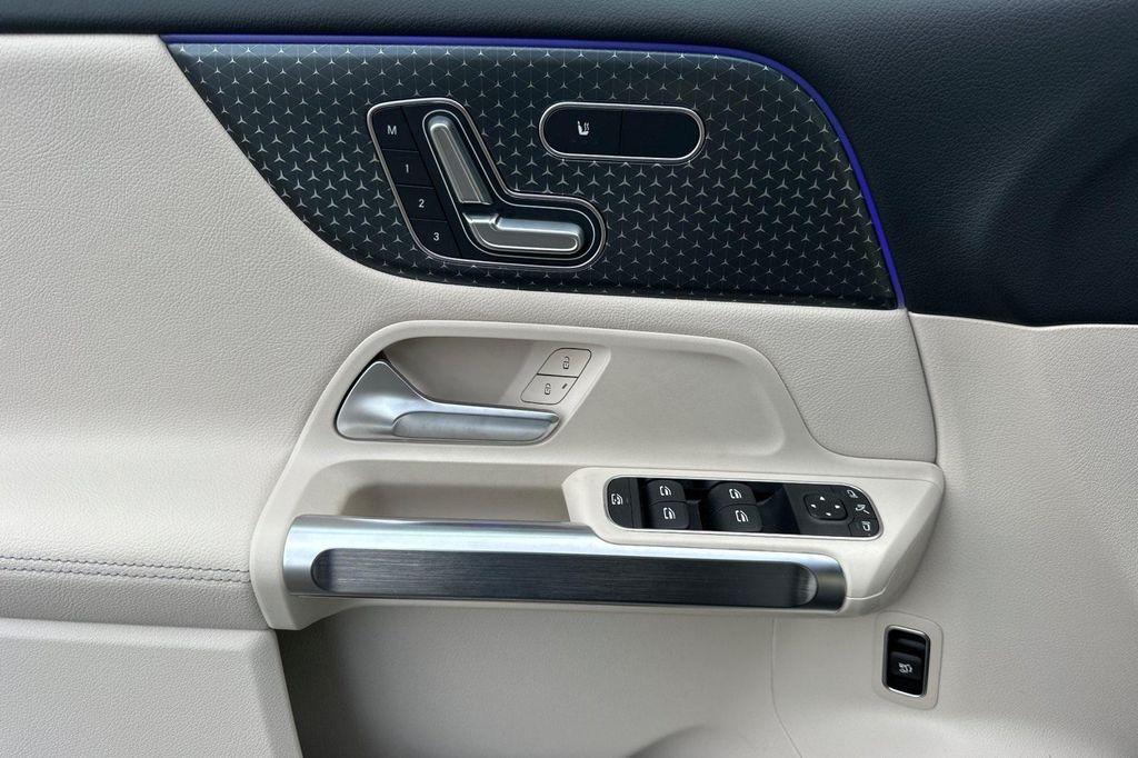 new 2025 Mercedes-Benz GLB 250 car, priced at $51,660