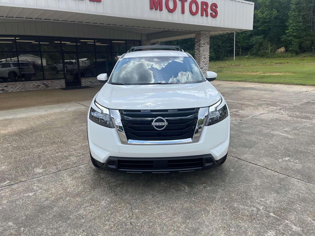 new 2025 Nissan Pathfinder car, priced at $39,075