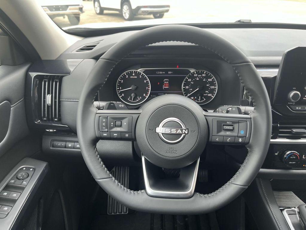new 2025 Nissan Pathfinder car, priced at $39,075
