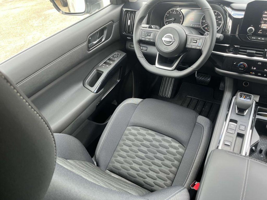 new 2025 Nissan Pathfinder car, priced at $39,075