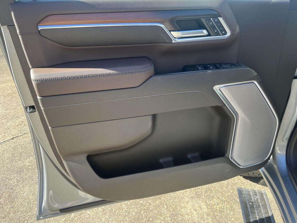 new 2025 GMC Sierra 2500 car, priced at $90,195