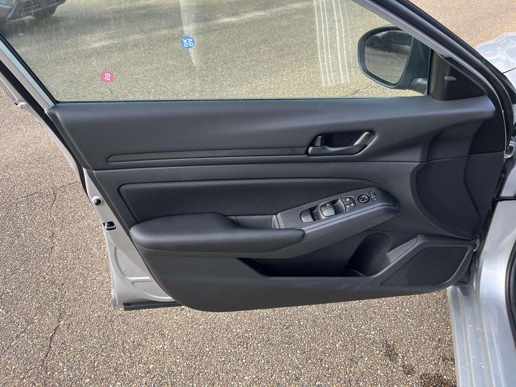 new 2025 Nissan Altima car, priced at $27,199