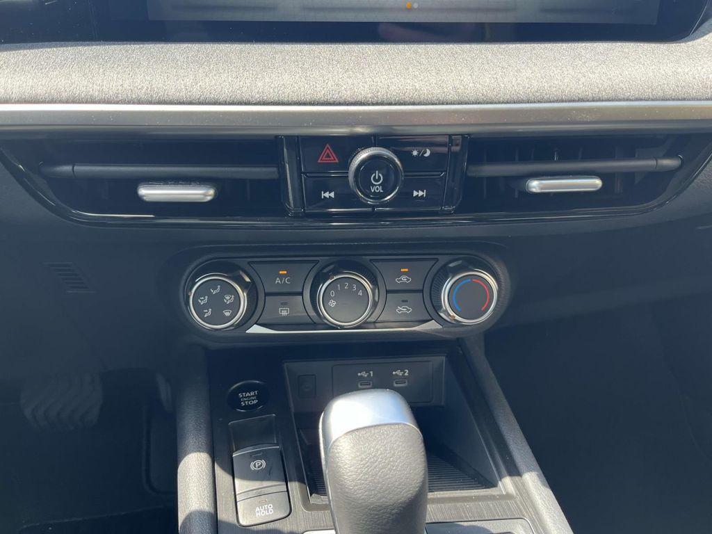 new 2025 Nissan Kicks car, priced at $25,720