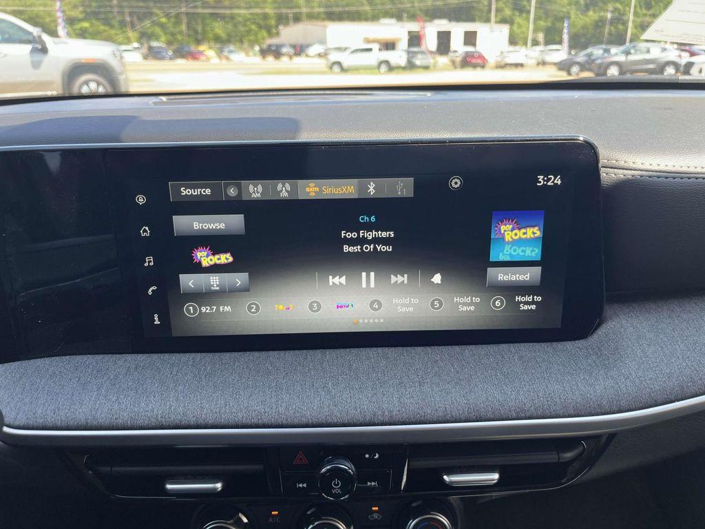 new 2025 Nissan Kicks car, priced at $25,095