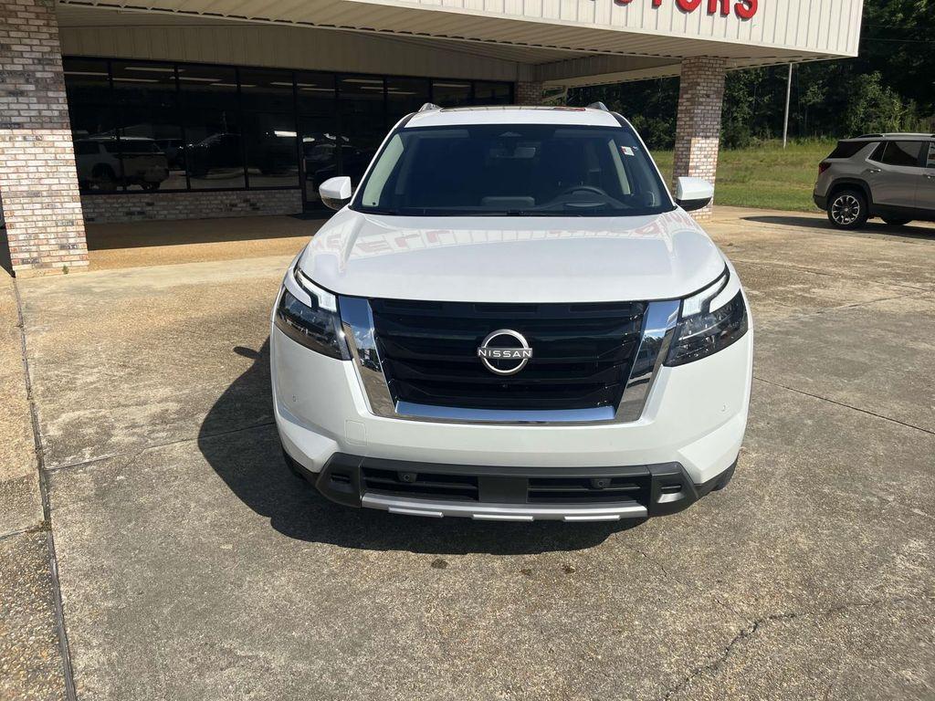 new 2025 Nissan Pathfinder car, priced at $48,560