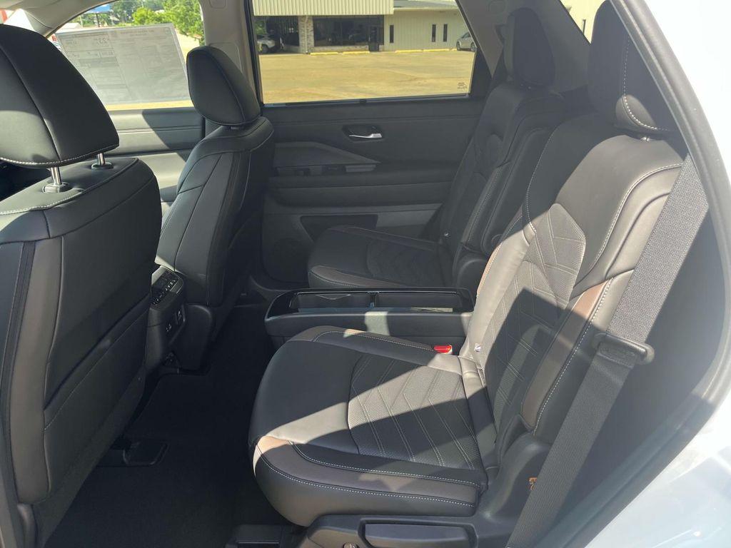 new 2025 Nissan Pathfinder car, priced at $48,560
