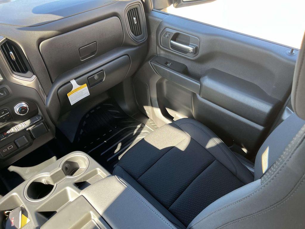 new 2026 GMC Sierra 2500 car, priced at $58,300