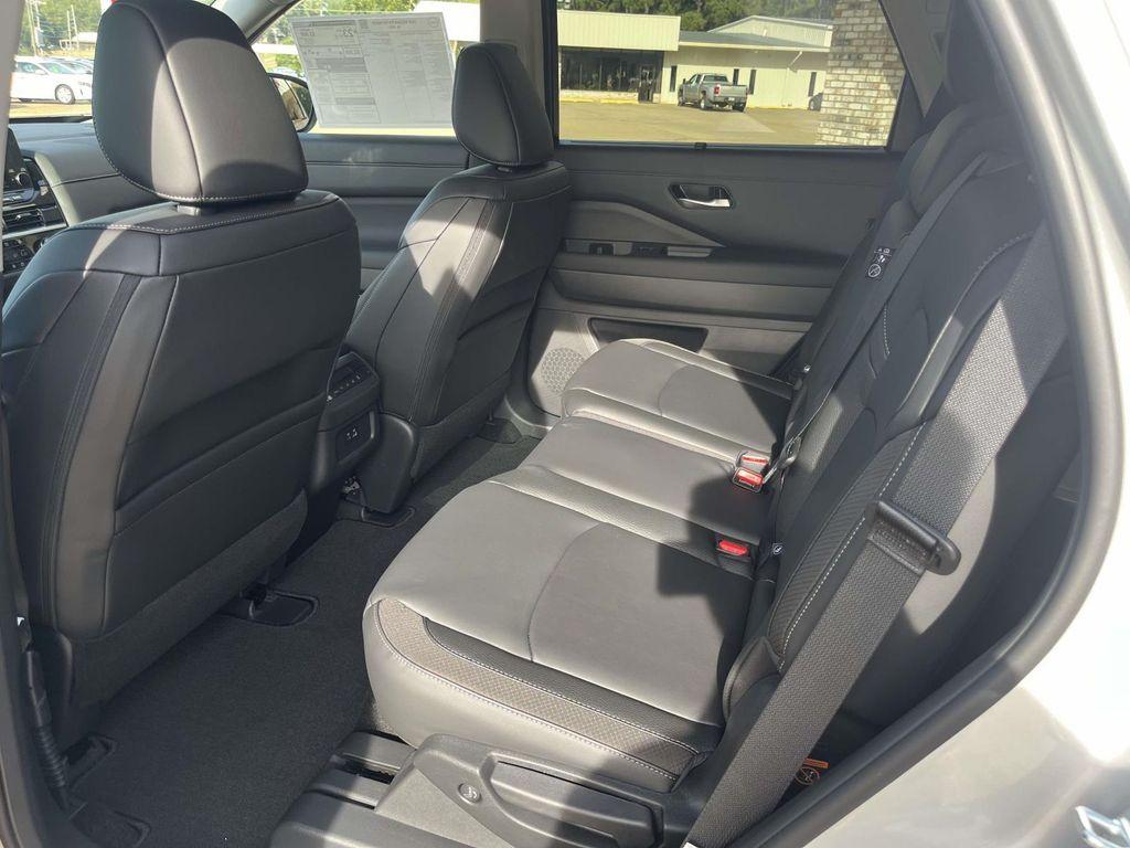 new 2025 Nissan Pathfinder car, priced at $42,665