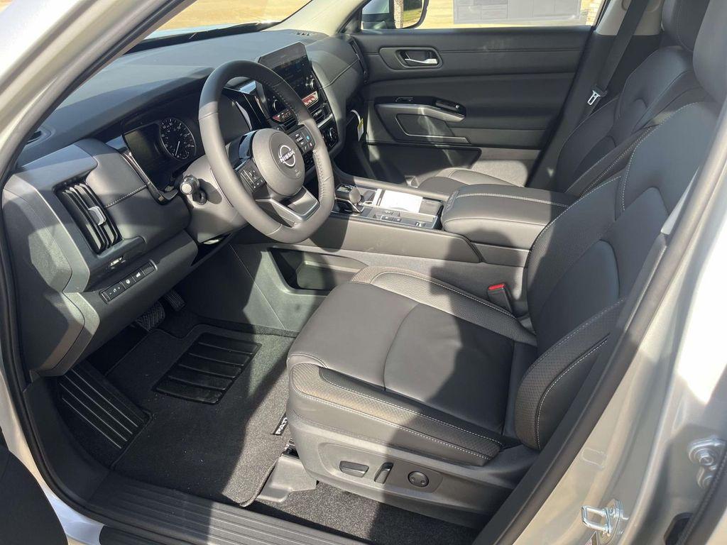 new 2025 Nissan Pathfinder car, priced at $42,665