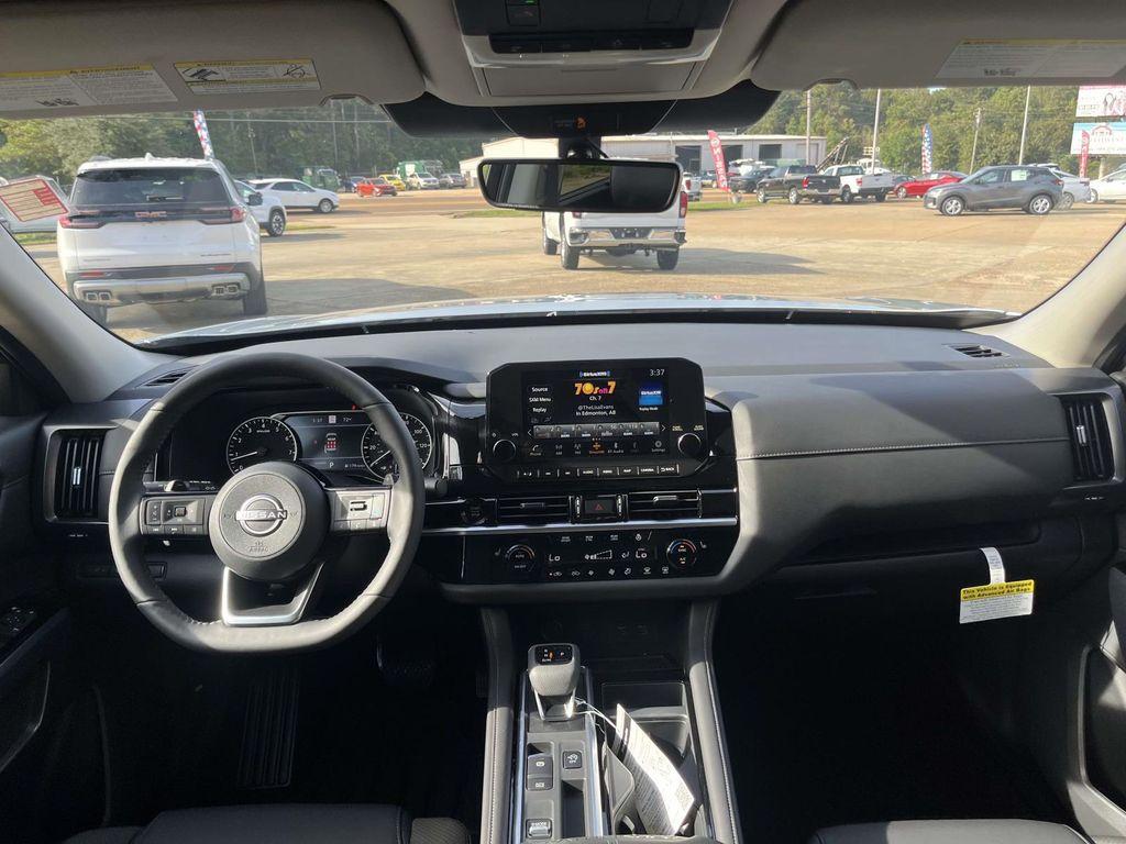 new 2025 Nissan Pathfinder car, priced at $42,665