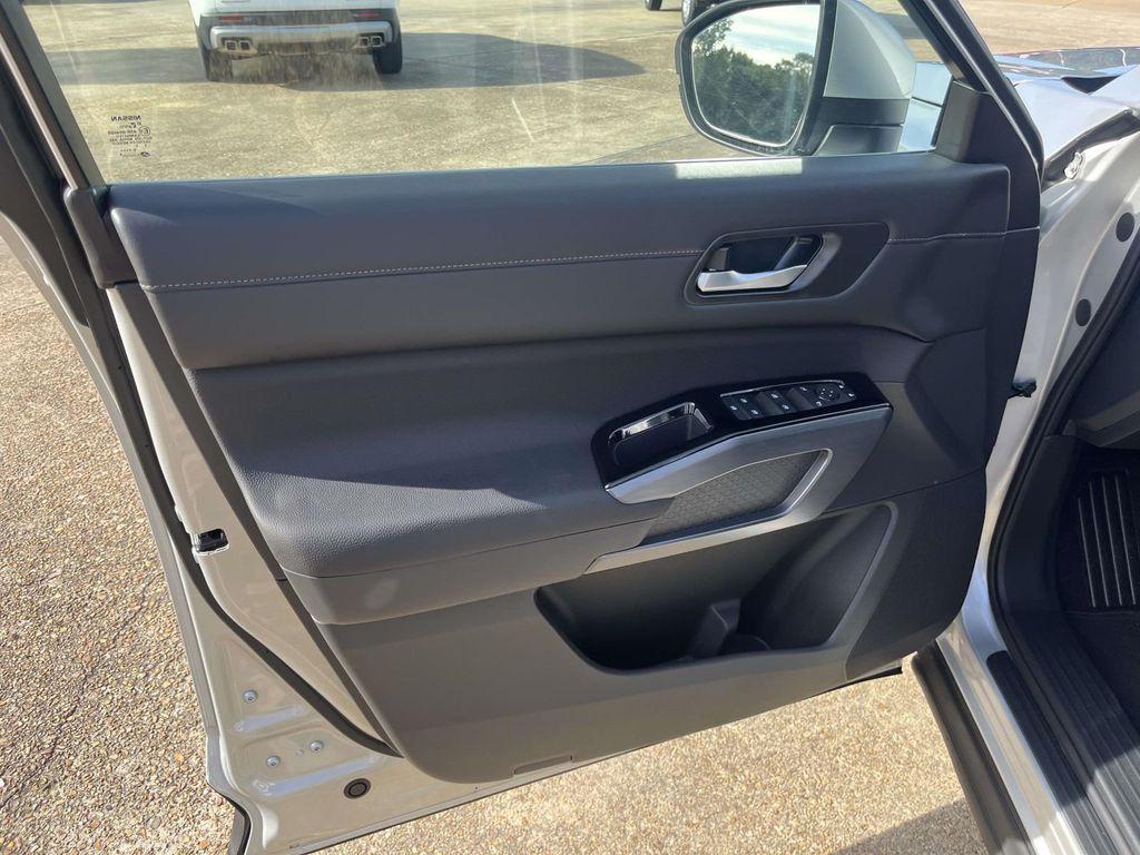 new 2025 Nissan Pathfinder car, priced at $42,665