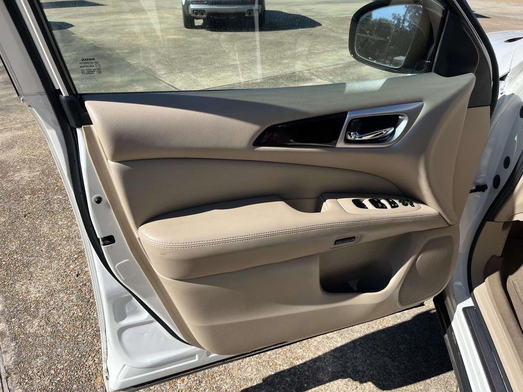 used 2014 Nissan Pathfinder car, priced at $6,495