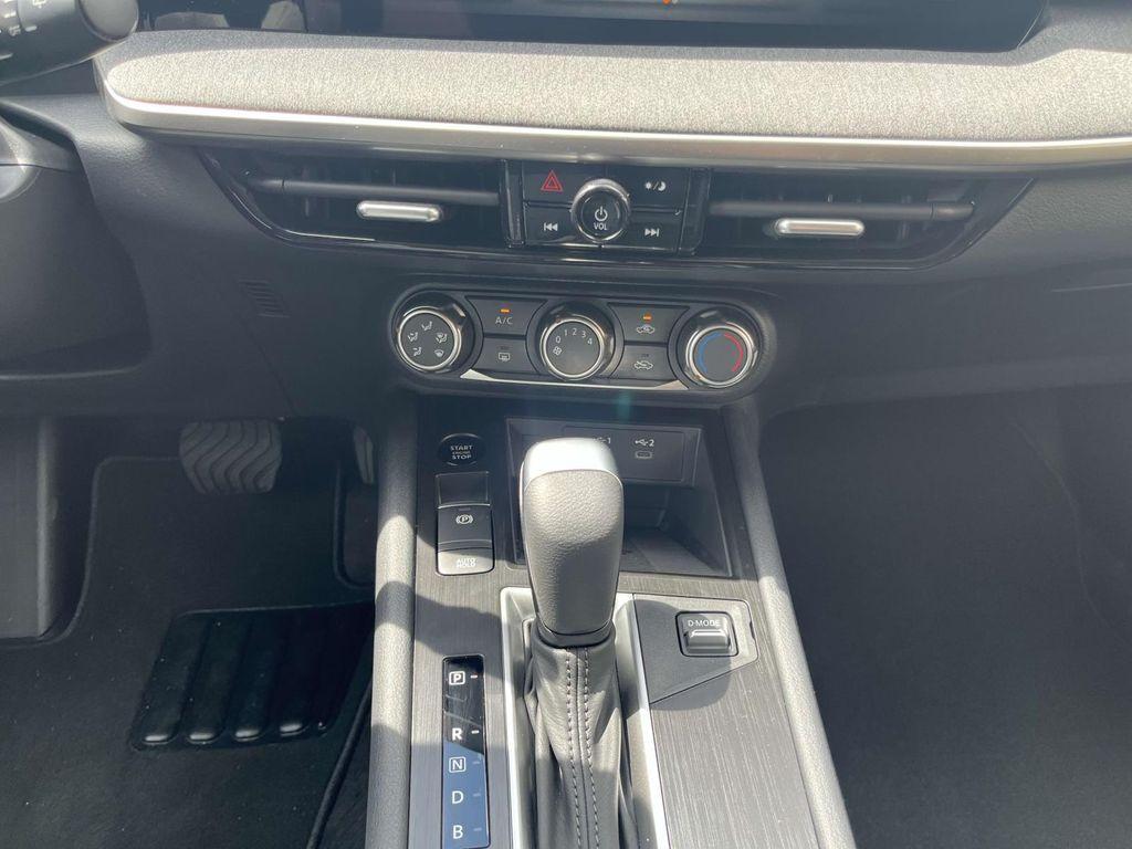 new 2025 Nissan Kicks car, priced at $25,155